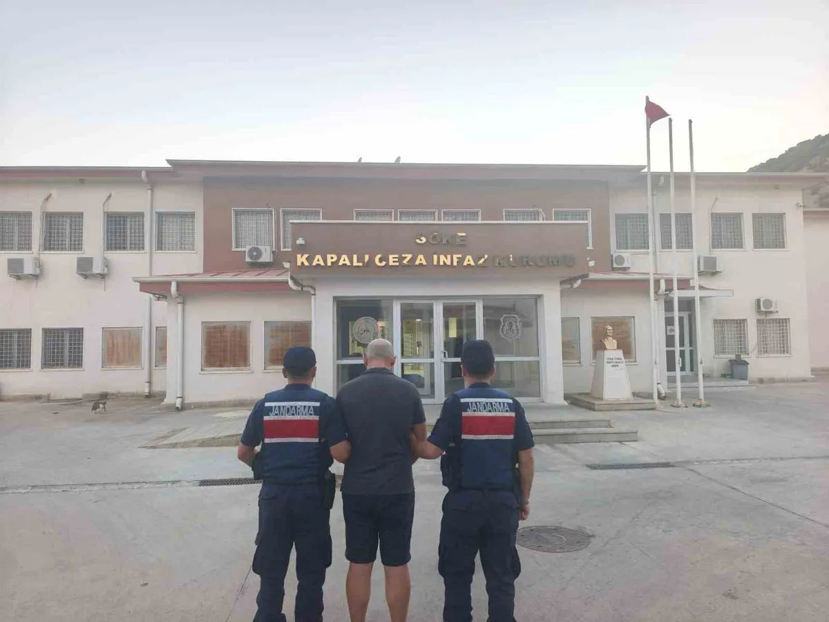 Kuşadası'nda uyuşturucu operasyonu: 2 tutuklama