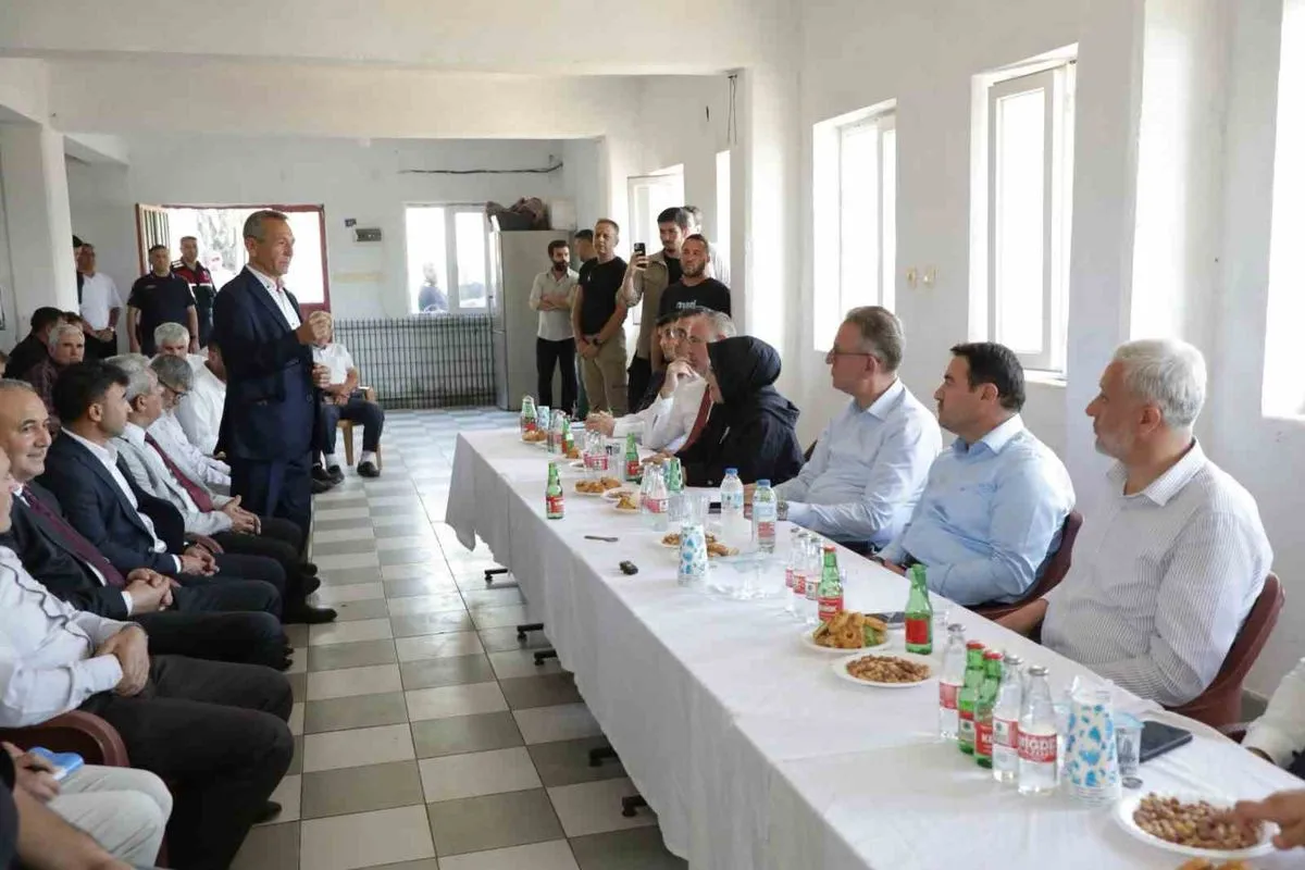 Kütahya Valisi Güzelyurt'ta Muhtarlarla Buluştu