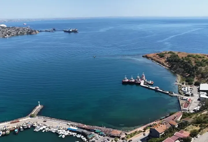 Marmaraereğlisi Limanı'nda ekiplerin bekleyişi havadan görüntülendi
