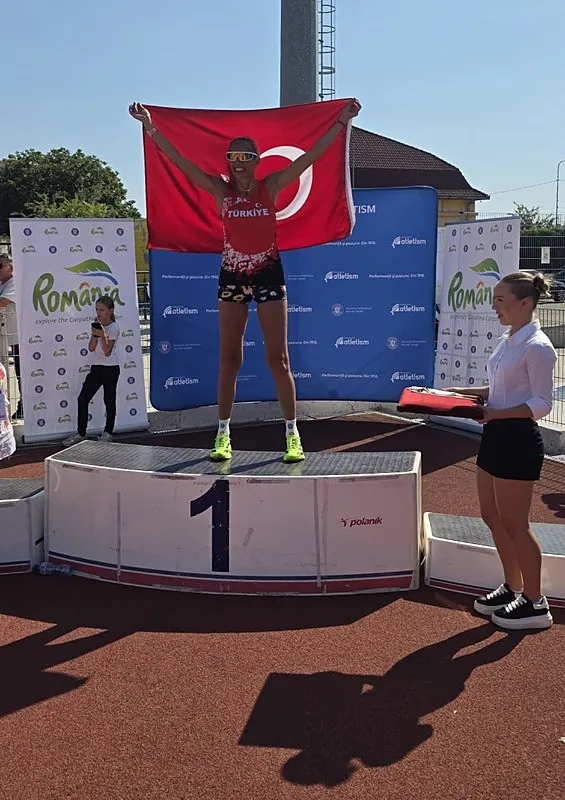Master atlet Aycan Kurtcan, yüksek atlamada Balkan şampiyonu oldu