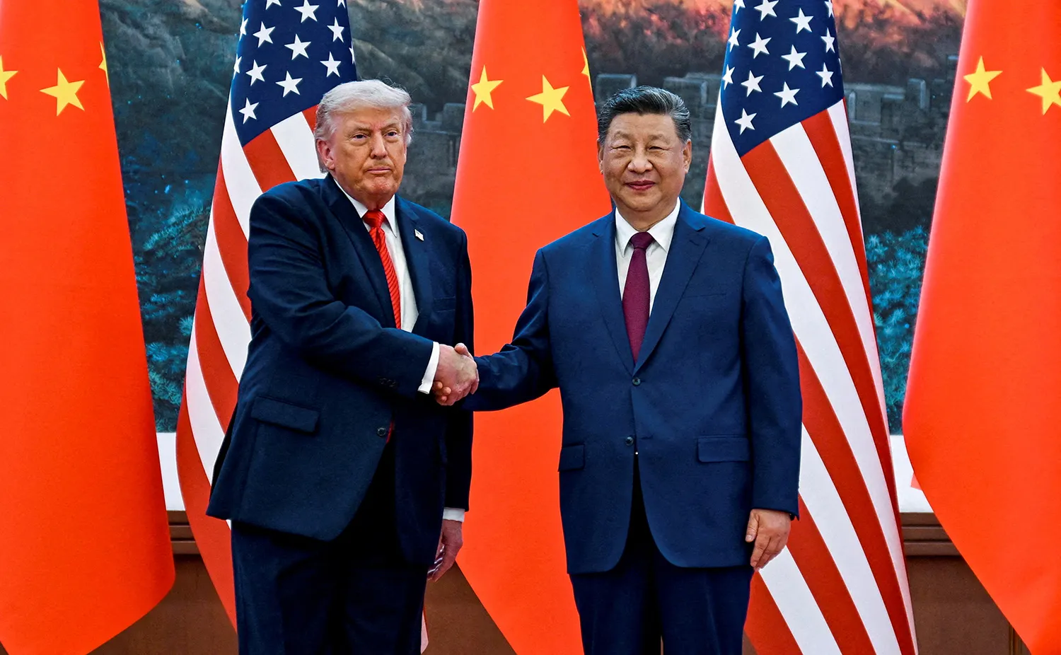 Merakla beklenen zirve öncesi Trump'tan Çin Devlet Başkanı Şi'ye övgüler