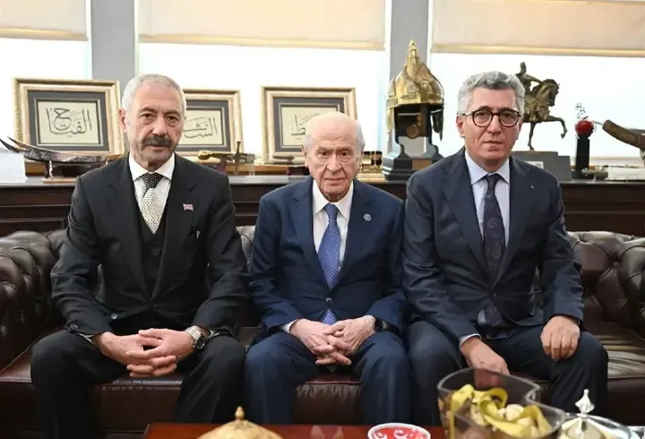 MHP lideri Bahçeli, Sarallar ve Şahinler aileleri ile buluştu