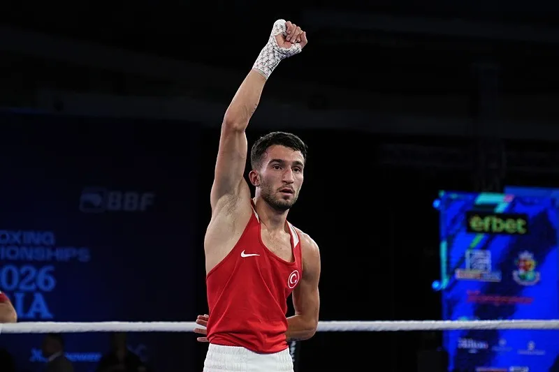 Milli boksör Semih Gümüş, Avrupa Şampiyonası'nda bronz madalya aldı