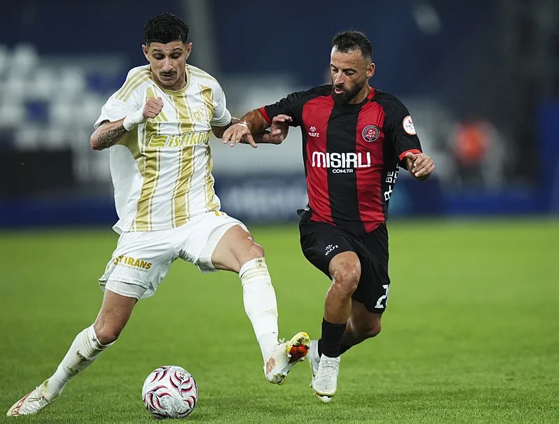 Mısırlı.com.tr Fatih Karagümrük Metro Holding Kayserispor'a karşı puanı 90+3'te kurtardı!