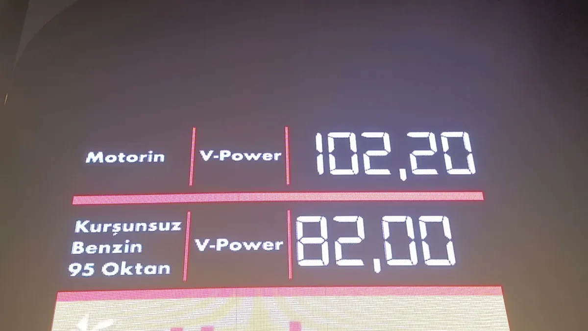 Motorinin litre fiyatı 3 haneyi gördü... Osmaniyeli çiftçi: "Traktör yerinden kıpırdamayacak artık"