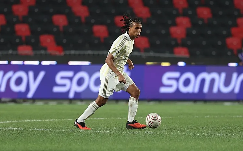 Nathan Ake: Topa sahipken daha hızlı olabilirdik!