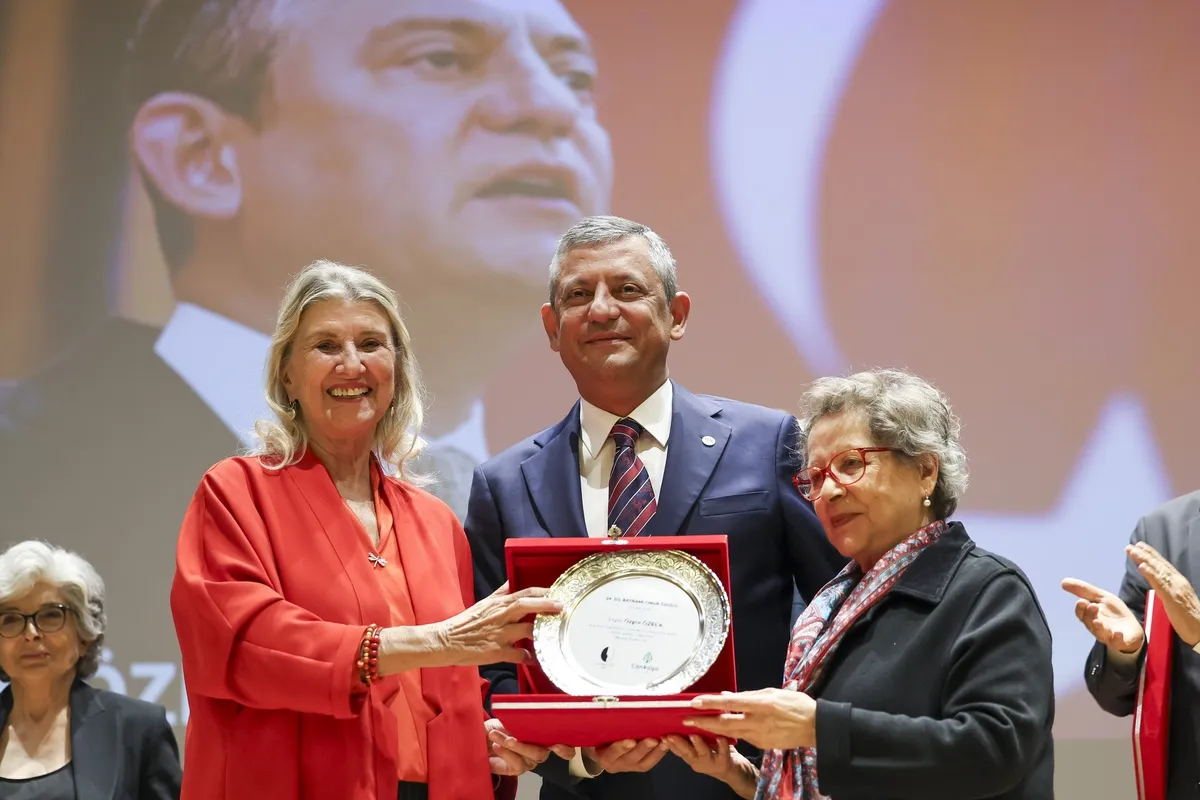 Özgür Özel, tutuklu Çankaya Belediye Başkanı'na değinerek 'cezaevinde kalmayacak' dedi