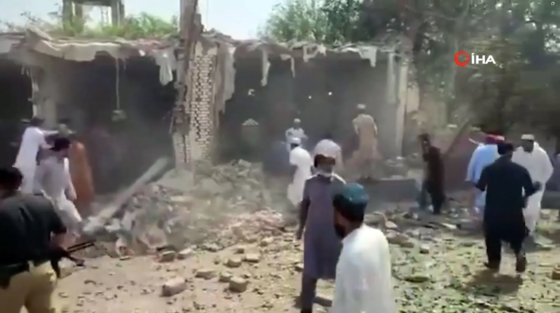 Pakistan'da cuma namazı sırasında bombalı saldırı: 15 ölü, 50'den fazla yaralı