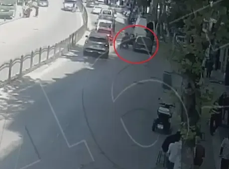 Park eden aracın kapısı açıldı, gözlük camı yüzüne saplandı