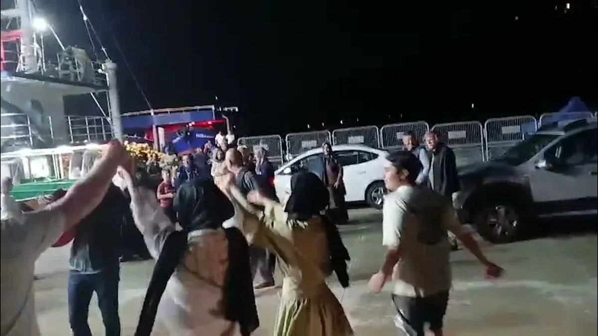 Rize'de balıkçılar yeni sezonu horonla açtı
