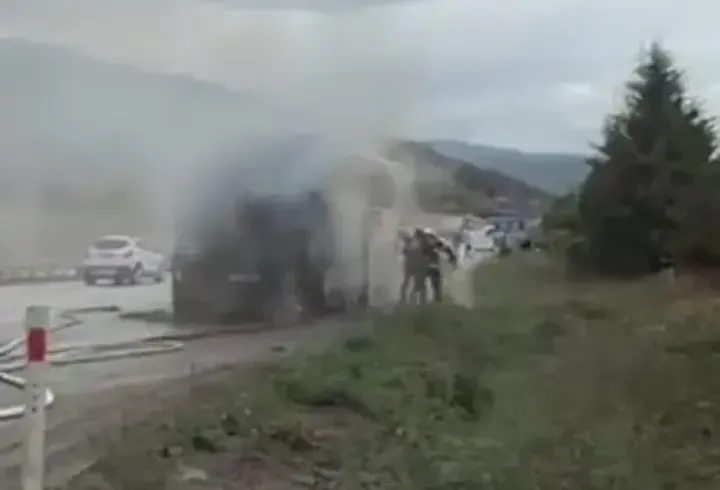 Samsun'da seyir halindeki yolcu otobüsünde yangın!
