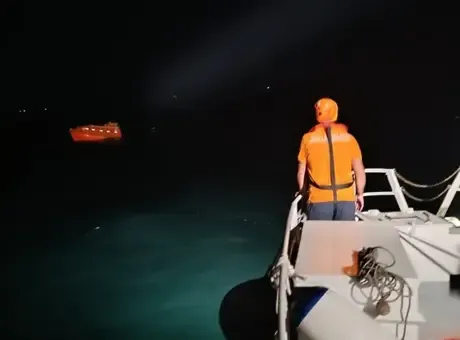 Silivri açıklarında yaşanan gemi kazasını uzman isim değerlendirdi: Dikkat çeken rulo sac ve 'EPIRB' detayı