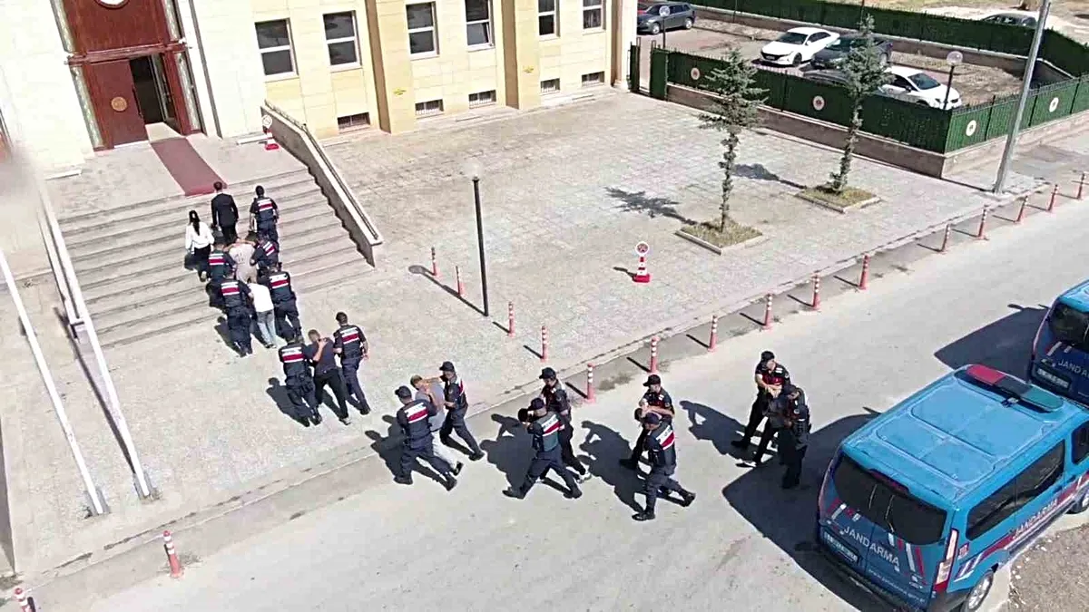 Sivas merkezli 6 ilde dolandırıcılık operasyonunda 7 şüpheliden 5'i tutuklandı