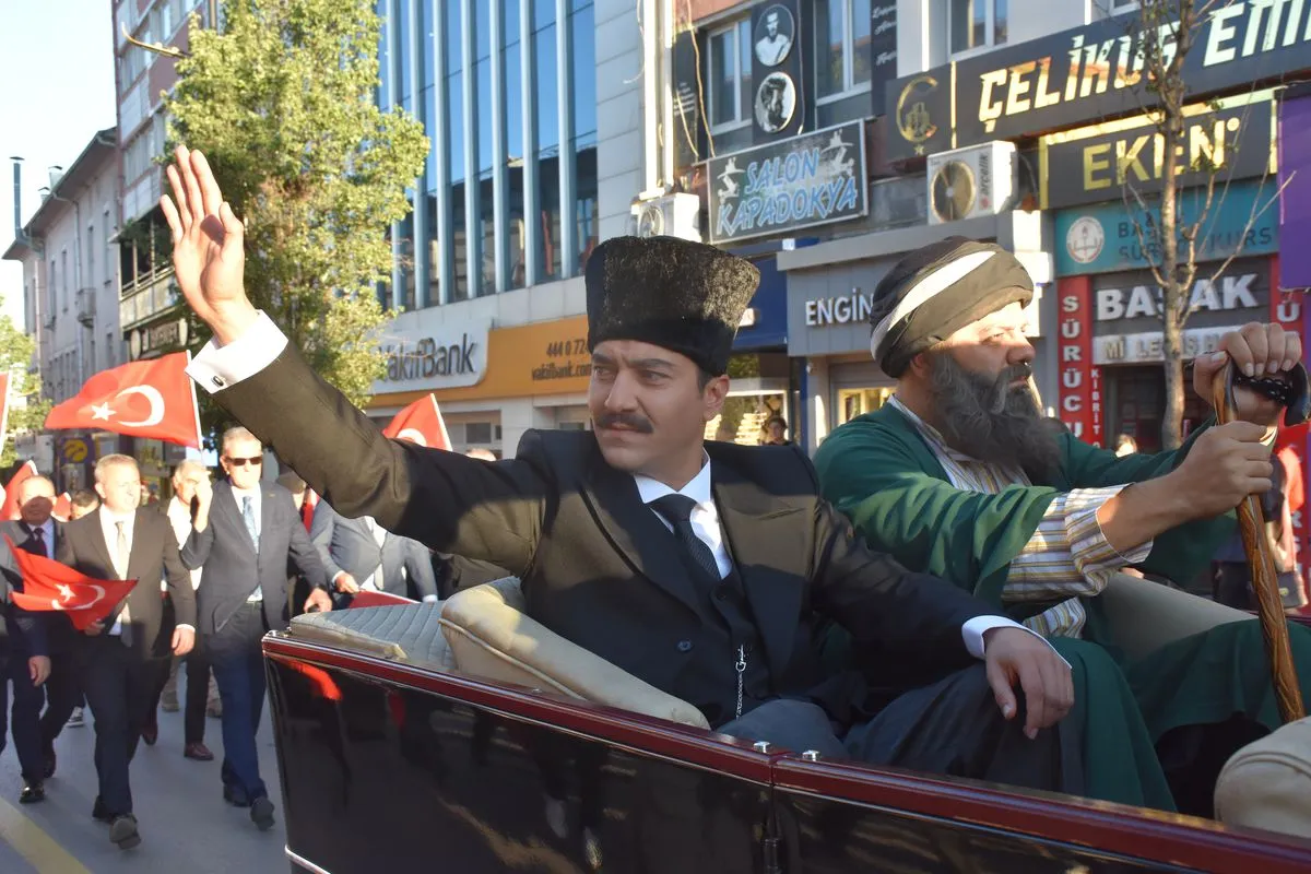 Sivas'ta Atatürk'ün Gelişi Temsili Canlandırıldı
