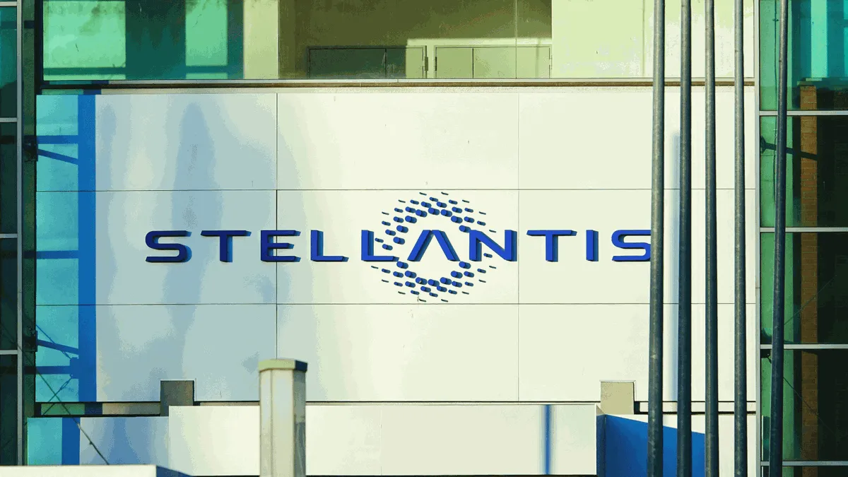 Stellantis'in Global Pazarlama Direktörü Olivier François Görevinden Ayrılıyor