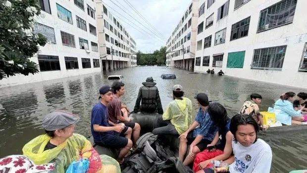 Tayland'da sel felaketi! 8 ölü