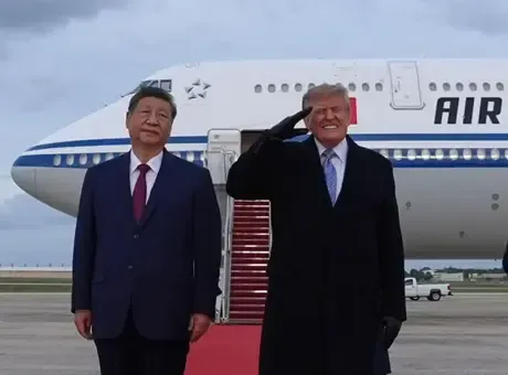 Terminatör zirvesi! Trump'ın Xi'yi karşıladığı törene damga vuran anlar