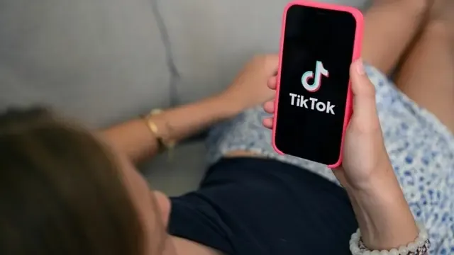 TikTok, 100 Milyon Dolarlık Uzlaşmayı Kabul Etti: Genç Kullanıcılara Günlük 2 Saat Sınırı Geliyor!