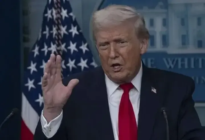Trump yapay zeka uyarılarına karşı çıktı: Hastalıklı komplo teorileri