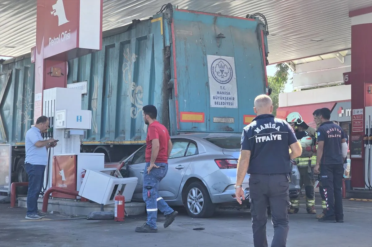 Turgutlu'da Zincirleme Trafik Kazası: 1 Yaralı