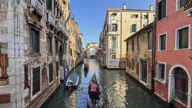 Venedik'te turiste 7 euro müzik ücreti sürprizi