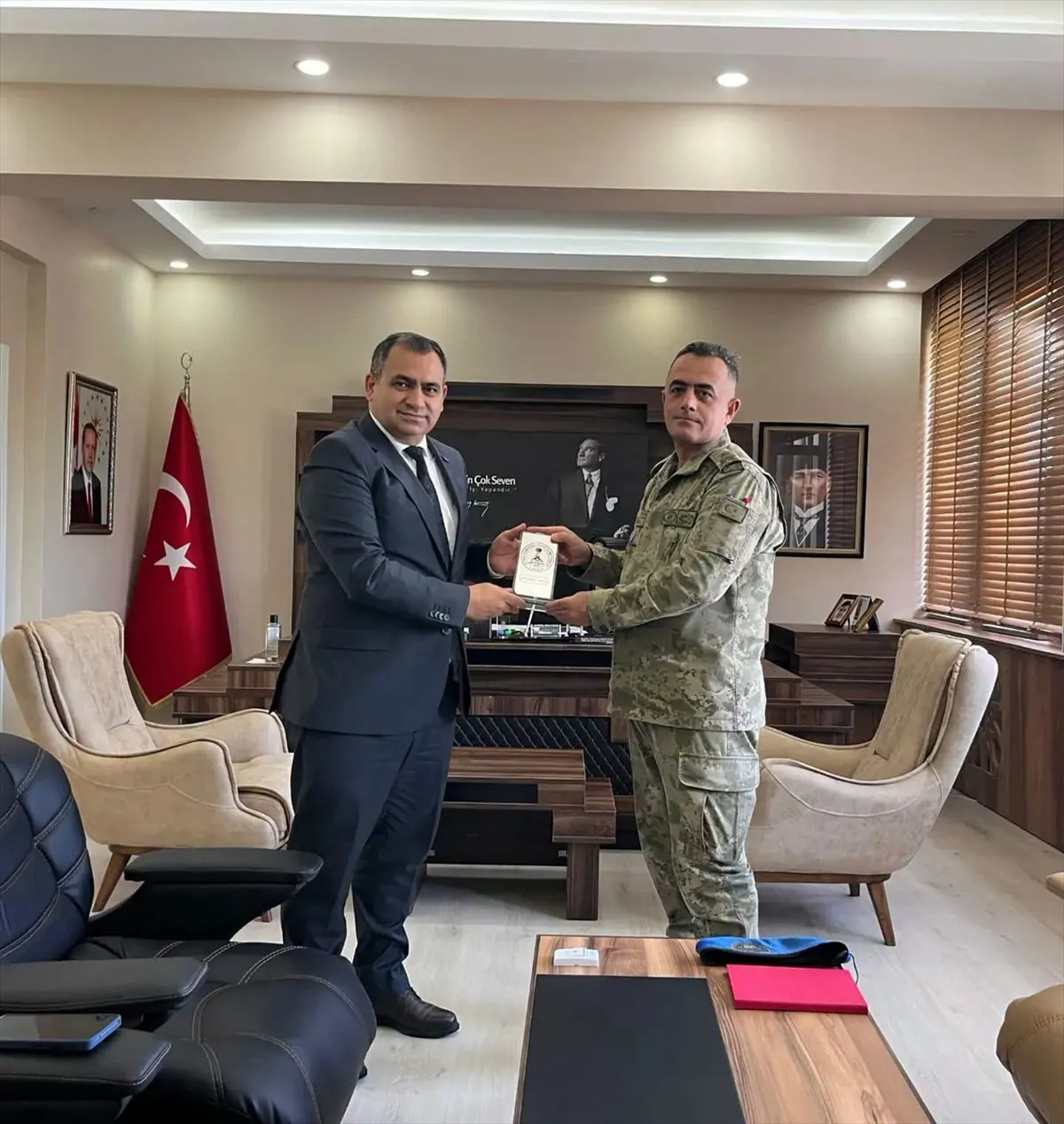 Vize'de komutan ve kaymakam buluşması