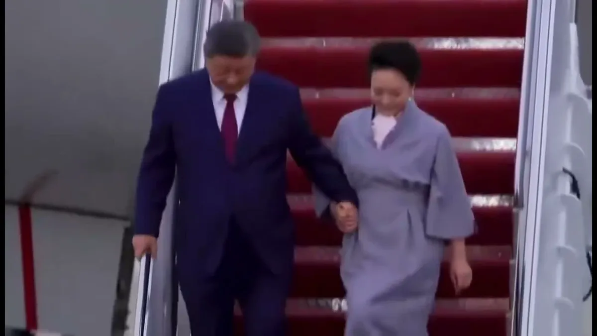 Xi Jinping eşiyle ziyaret için ABD'ye geldi; Trump, onları Andrews Üssü'nde karşıladı