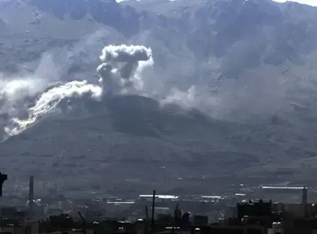 Yemen'deki Husiler, Suudi Arabistan'ın başkenti Riyad'daki bazı noktaları hedef aldı