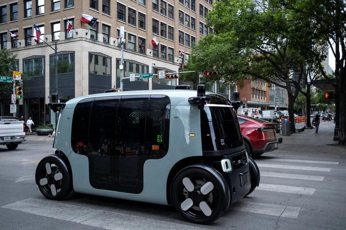 Zoox ve Waymo ABD'de Otonom Yolculuk Hizmetlerini Genişletiyor