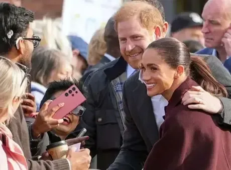 6 yıl sonra geri döndüler: Prens Harry ve Megan İngiltere'de!