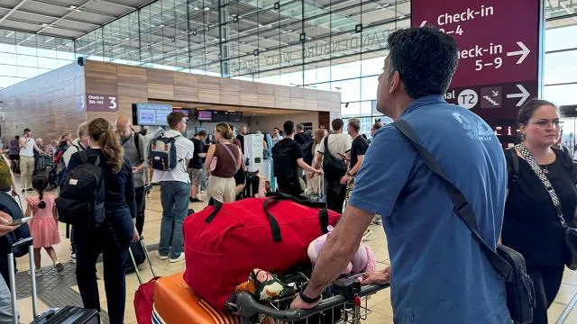 AB, havalimanlarında uygulanan Giriş/Çıkış Sistemi'ndeki aksaklıklardan üye ülkeleri sorumlu tuttu