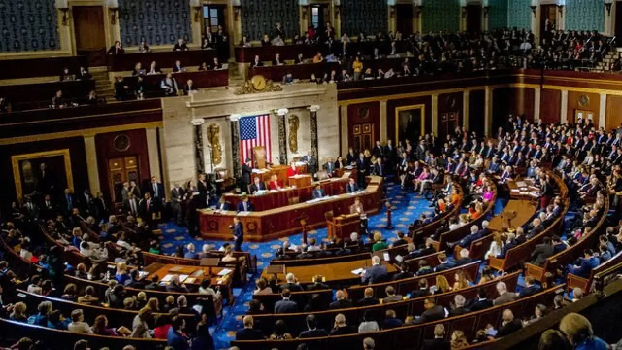 ABD'li senatörler Trump'ı Rus dizeli anlaşmasından vazgeçmeye çağırıyor
