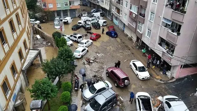 Aracınız Sel Nedeniyle Hasar Görürse Ne Olur? Kasko, Trafik Sigortası ve Tazminat Rehberi