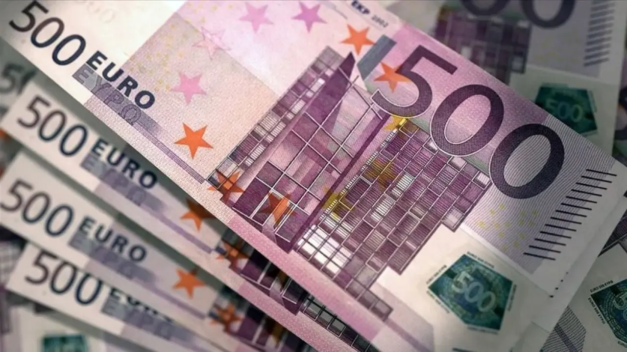 Avrupa'da belirsizlik euroyu zayıflattı