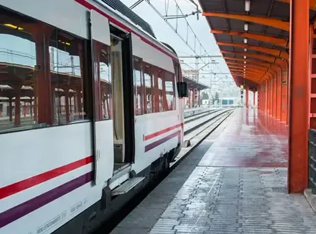 Avrupa'nın kalbinde tren hattı arızası! En az 17 bin yolcu etkilendi