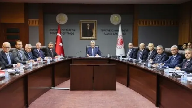 Bakan Bolat, otomotiv sektörünün temsilcileriyle bir araya geldi