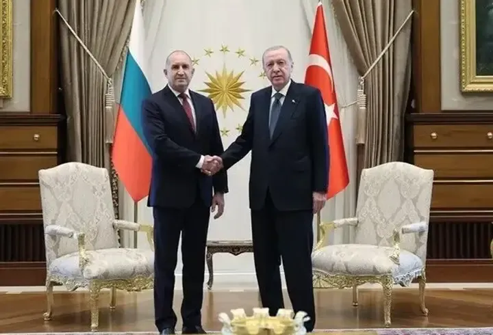 Cumhurbaşkanı Erdoğan'dan Bulgaristan Başbakanı Radev'e geçmiş olsun telefonu