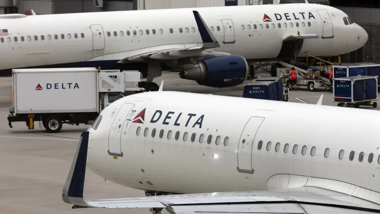 Delta, Riyad uçuşlarını Mart 2027'ye erteledi