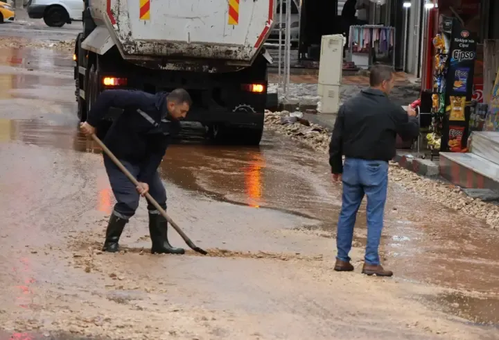 Diyarbakır’ı sağanak ve dolu vurdu