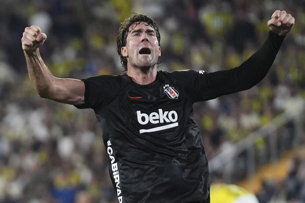 Dusan Vlahovic kimdir, kaç yaşında, nereli? Derbide Trabzonspor'a 2-0 kaybeden Beşiktaş'ın Sırp golc