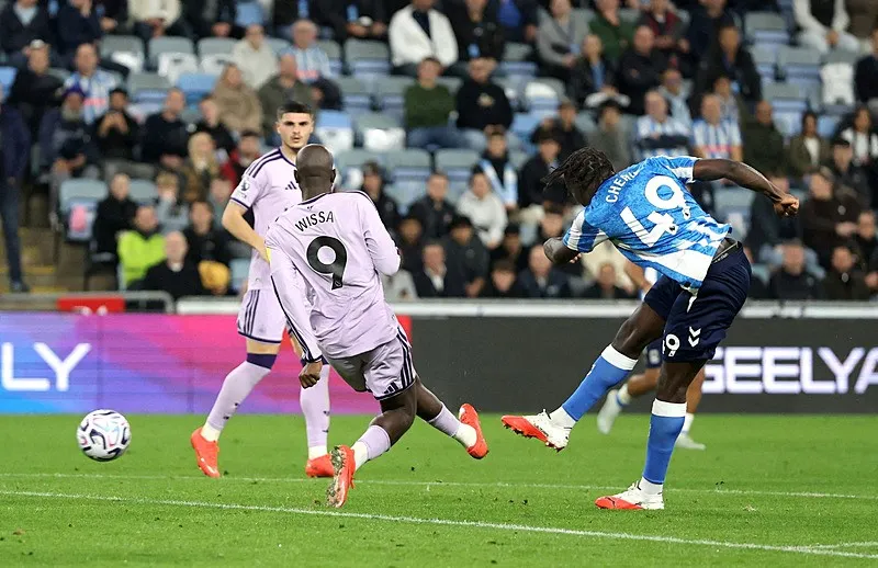 Eski Fenerbahçeli Sidiki Cherif, Premier Lig'de siftahı şık bir golle yaptı!