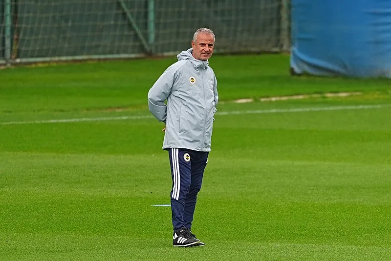 Fenerbahçe Teknik Direktörü İsmail Kartal'dan, Aston Villa maçı öncesi rotasyon açıklaması!
