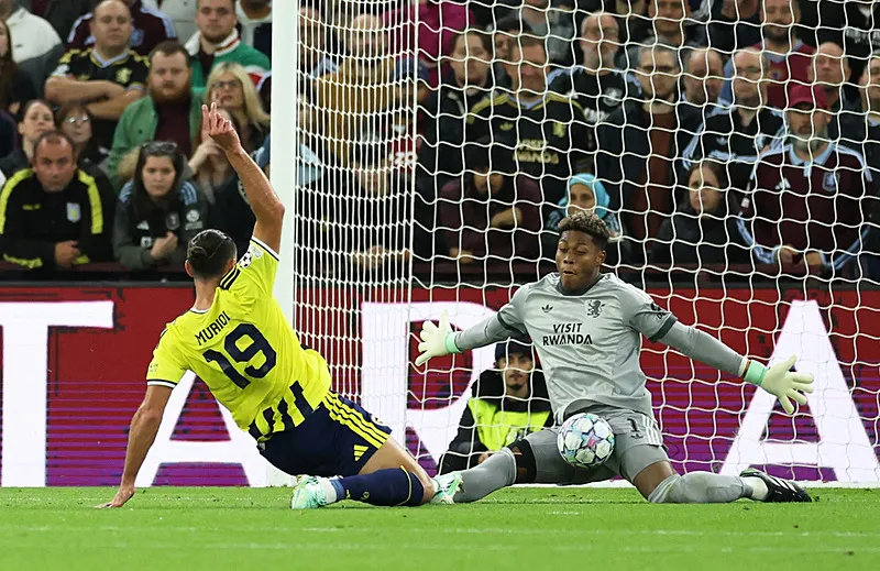 Fenerbahçe'de Vedat Muriç karşı karşıya pozisyondan yararlanamadı!