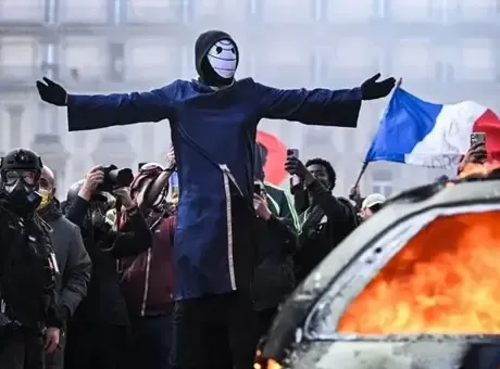 Fransa'da 'Sarı Yelekliler' alarmı! 70 bin polis ve jandarma görev yapacak