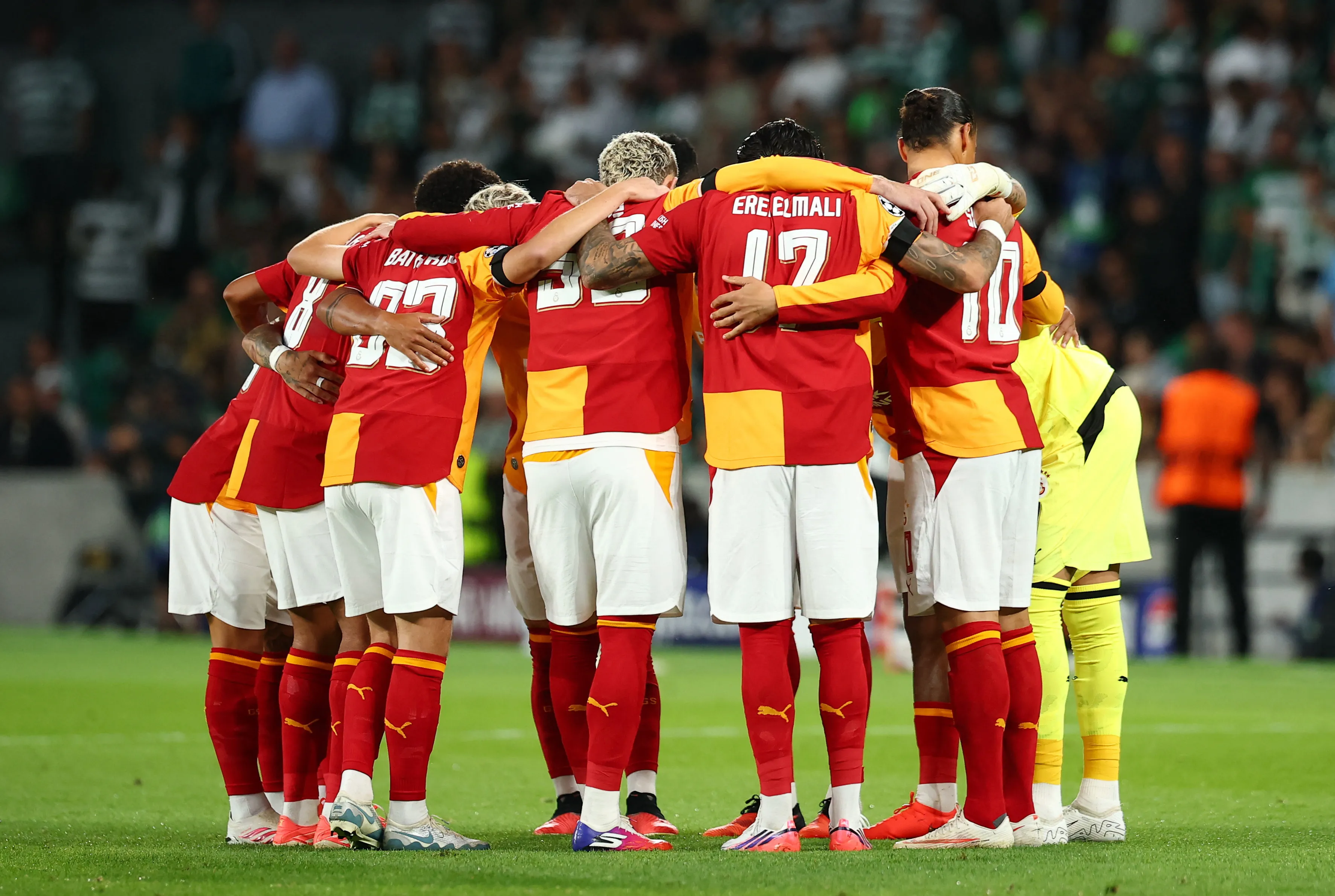 Galatasaray, Şampiyonlar Ligi'nde Barcelona karşısında