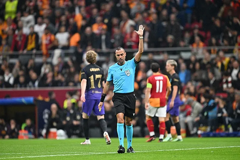 Galatasaray'ın golü VAR'a takıldı! İşte Barcelona maçındaki o pozisyon