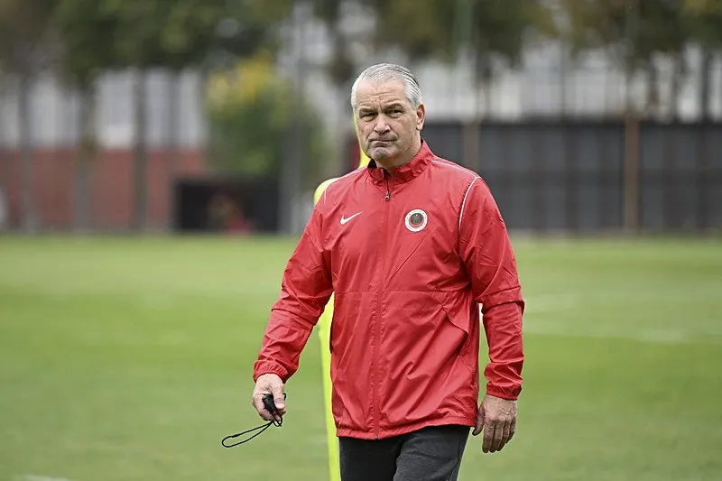 Gençlerbirliği'nden Galatasaray maçı öncesi iddialı açıklama! Bernd Storck planını açıkladı