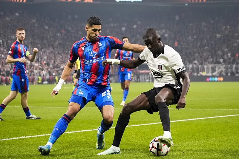 Gol düellosunda 10 kişi Beşiktaş evinde Crystal Palace ile berabere kaldı!