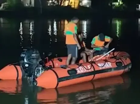 Hindistan'da tekne faciası! 13 çocuk hayatını kaybetti