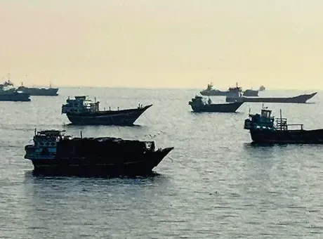 Hürmüz'de sıcak gelişme! Mayına çarpan petrol tankerinde yangın çıktı